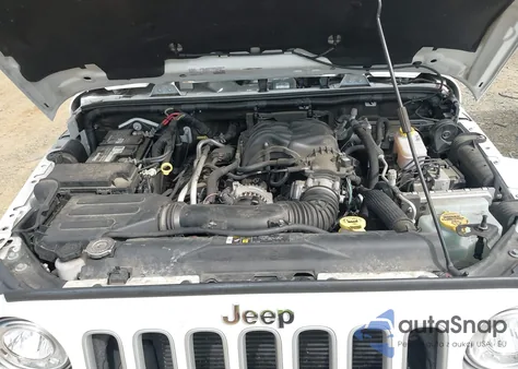 2018 Jeep Wrangler Jk Unlimited Sahara 4X4 from USA, damaged, VIN 1C4HJWEGXJL870606